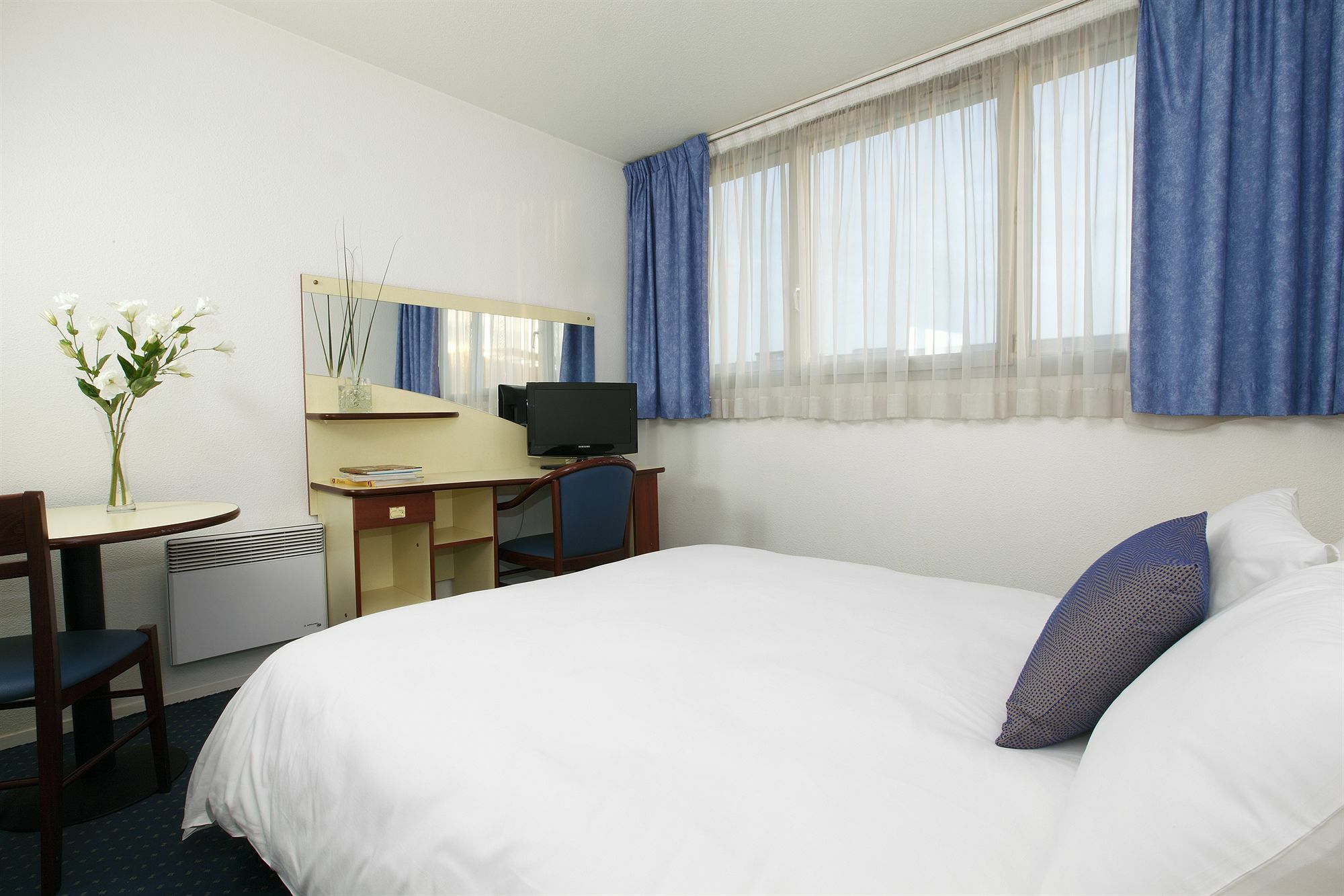 Comfort Aparthotel Le Mans Exteriör bild